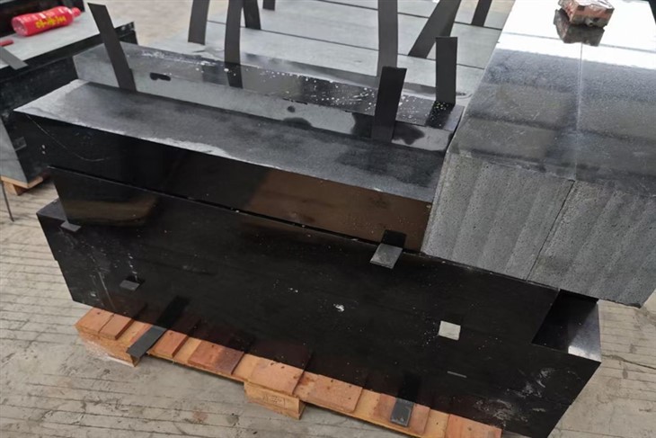 Black Granite Kerbstone