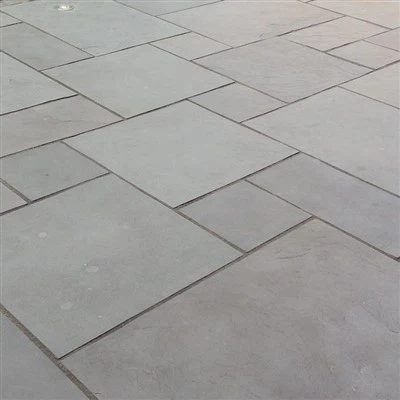 Lastre per pavimentazione in pietra calcarea grigia